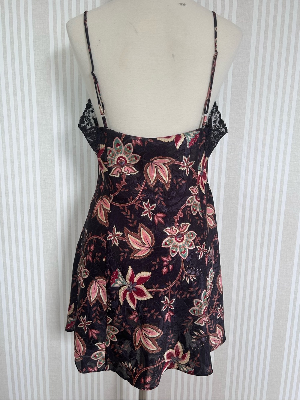 Victoria’s Secret Gold Label Lingerie Deep Purple Floral Chemise Size M Vintage - Picture 2 of 7